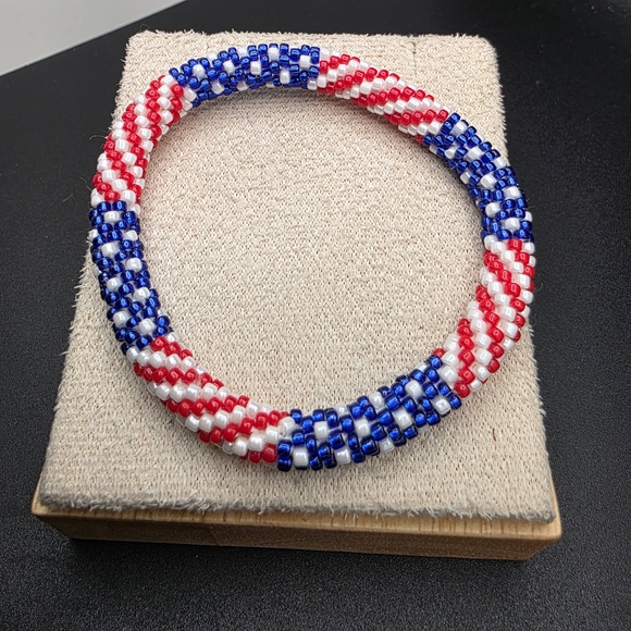 Jewelry - Red, White, and Blue Beaded Bracelet (S1520)